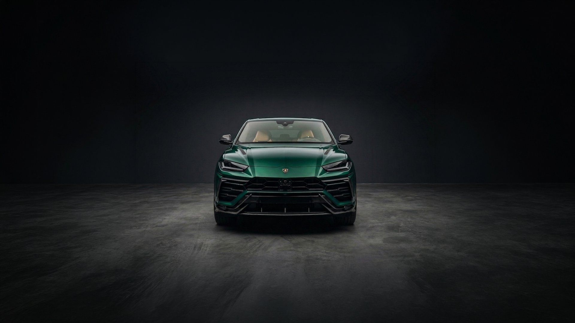Lamborghini Urus, engine off